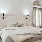 Artemis 3* Megalochori (Santorini)
