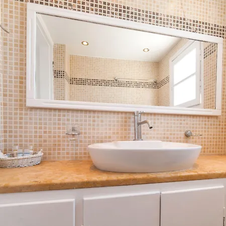 Artemis 3* Megalochori (Santorini)