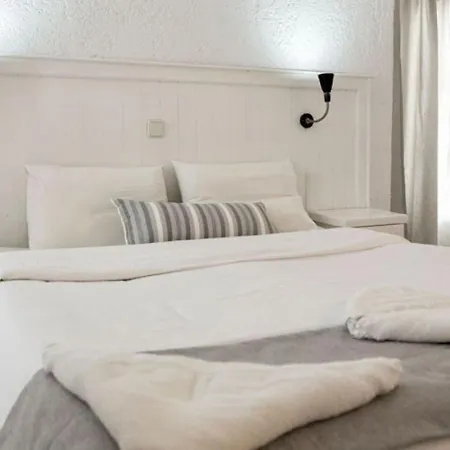 Artemis Aparthotel
