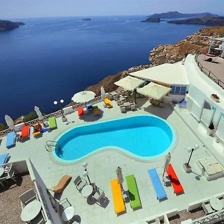 Artemis Hotel