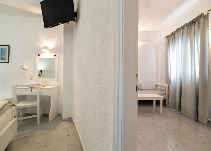 Artemis Aparthotel 3*