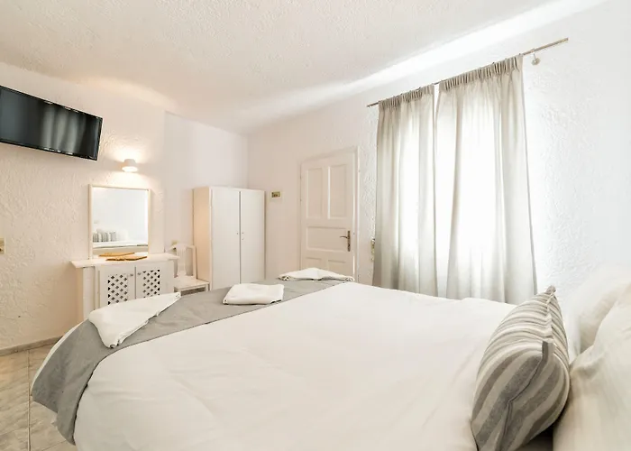 Artemis 3* Megalochori (Santorini)