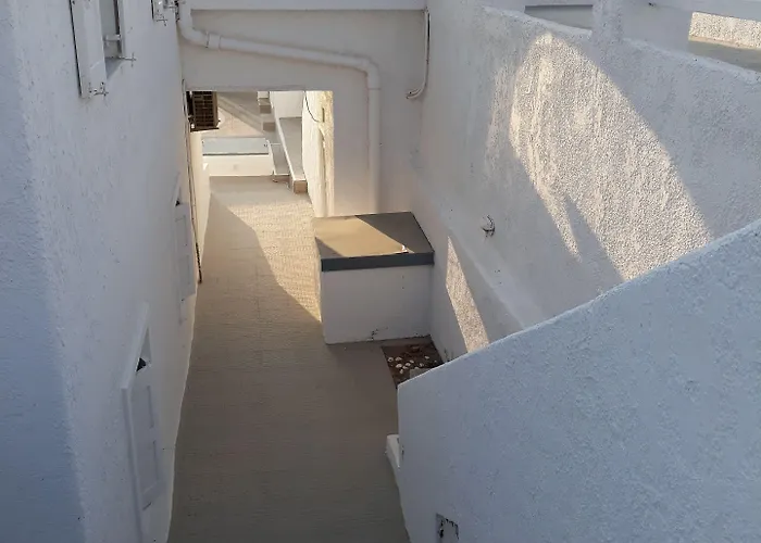 Artemis Megalochori (Santorini)