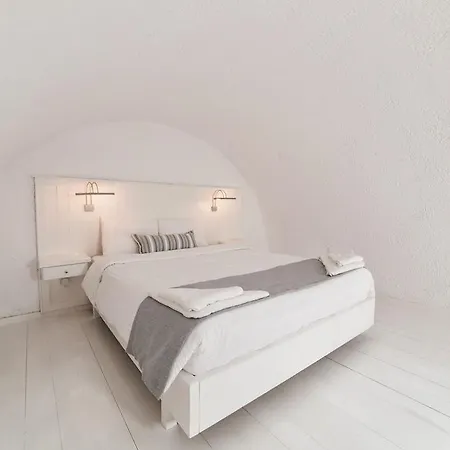 Artemis Hotel 4*