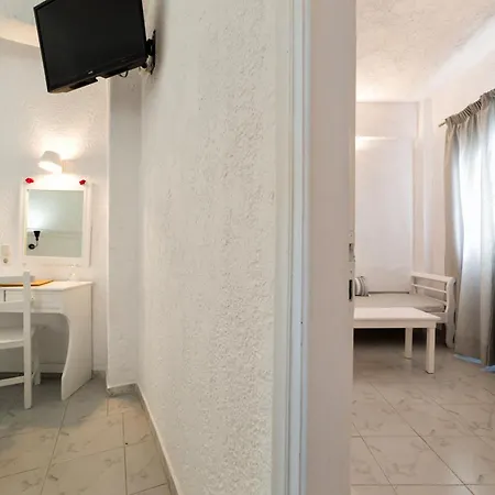 Artemis Aparthotel 3*