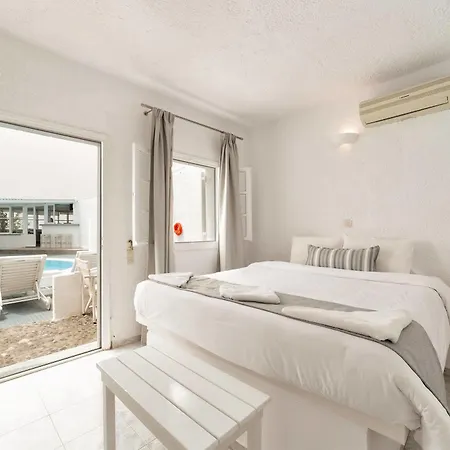 Artemis Hotel