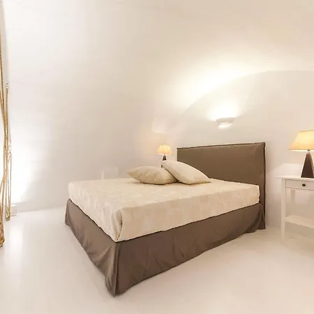 Artemis Hotel