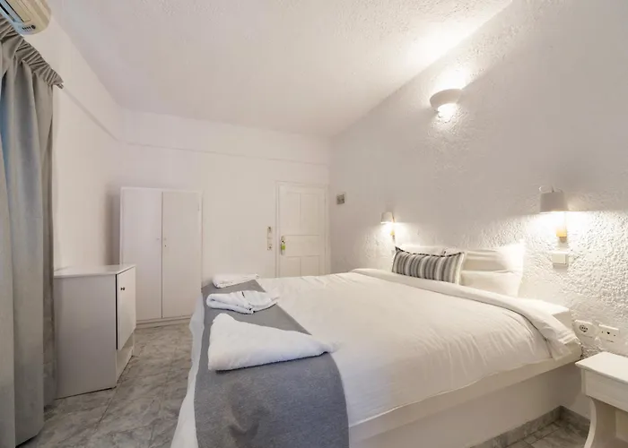 Artemis 3* Megalochori (Santorini)