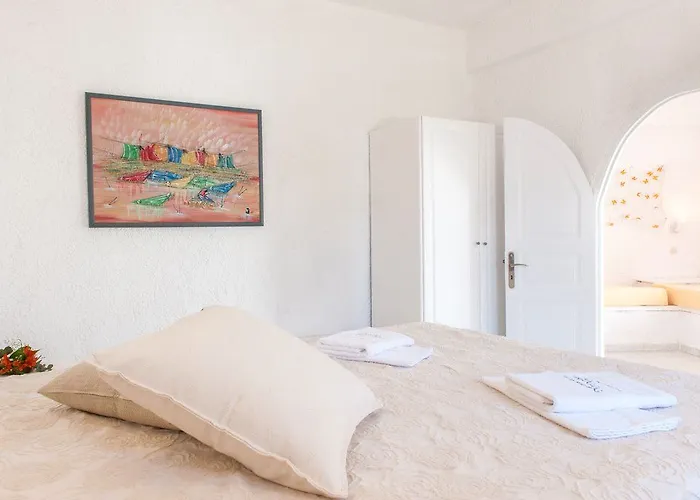 Artemis Megalochori (Santorini)